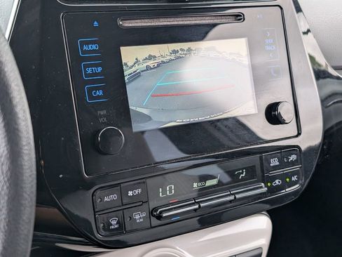 Used 2018 Toyota Prius One image 25