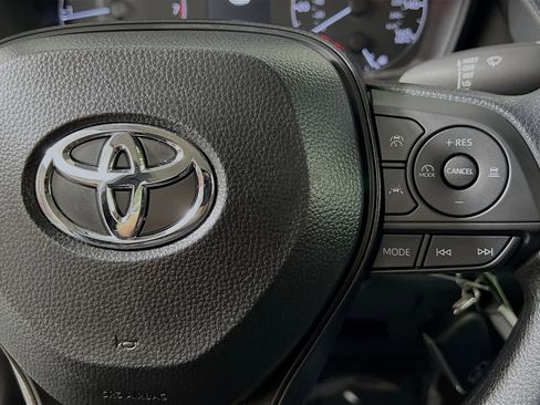Used 2025 Toyota Corolla LE FWD image 20