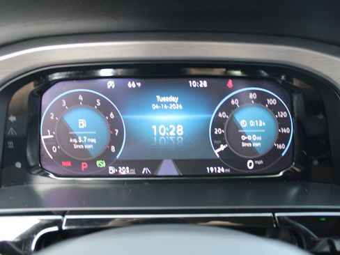 Certified 2024 Volkswagen Atlas Cross Sport SE image 14