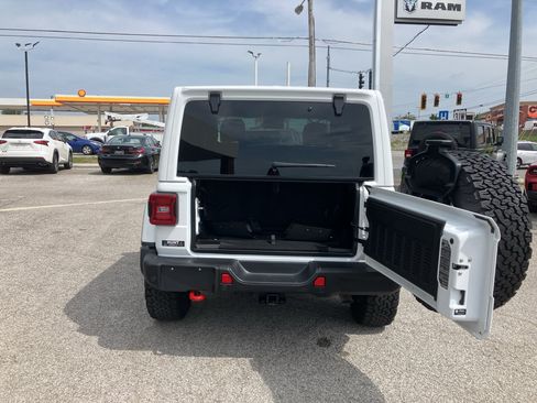 Used 2024 Jeep Wrangler Rubicon AWD/4WD image 27