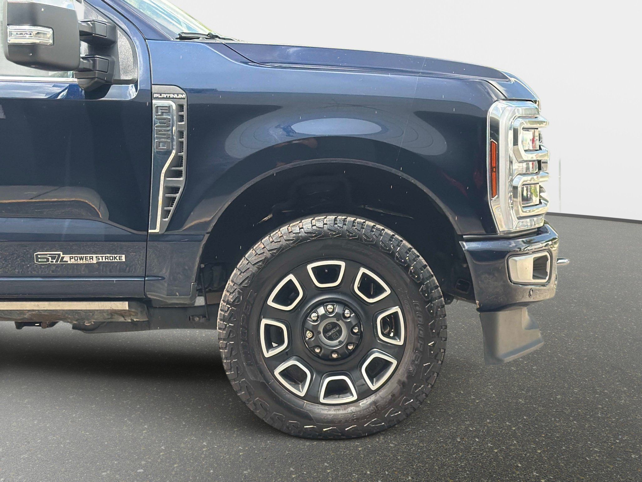 Used 2024 Ford F350 Platinum AWD/4WD image 3