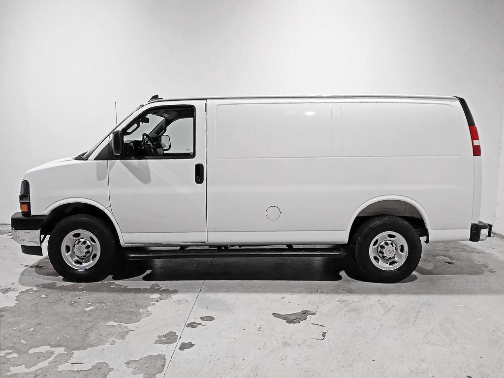Certified 2025 Chevrolet Express 2500 w/ Driver Convenience Package RWD image 4