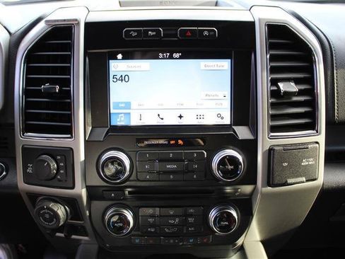 Used 2017 Ford F150 Lariat w/ Equipment Group 502A Luxury AWD/4WD image 19