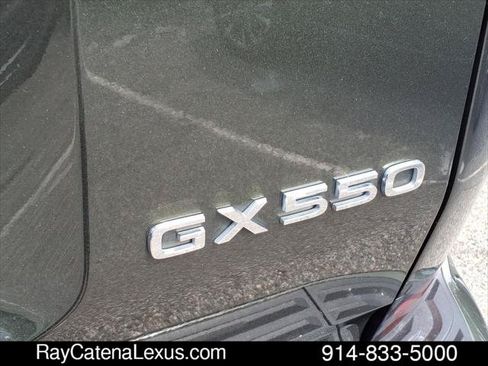 Certified 2024 Lexus GX 550 w/ Accessory Package (Z1) AWD/4WD image 18