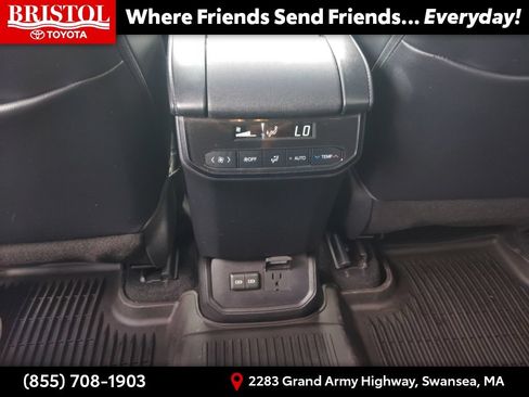 Used 2022 Toyota Highlander Limited AWD/4WD image 19