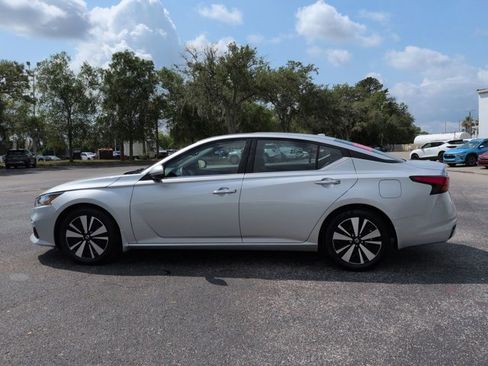Certified 2020 Nissan Altima 2.5 SV FWD image 6