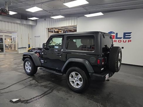 Used 2019 Jeep Wrangler Sport AWD/4WD image 7