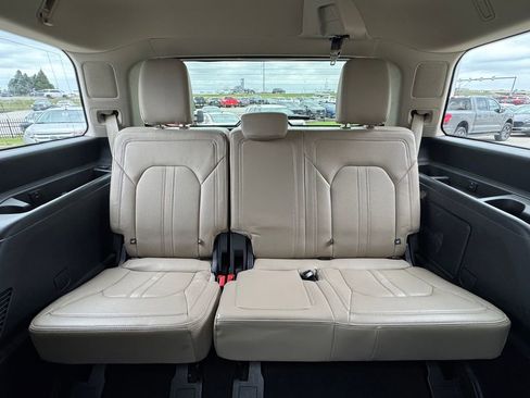 Used 2024 Ford Expedition Limited AWD/4WD image 25
