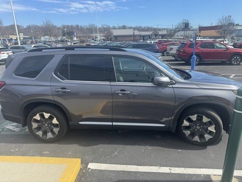 Used 2026 Honda Pilot Touring image 8