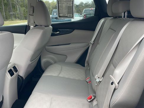 Used 2019 Nissan Rogue Sport SV w/ All-Weather Package FWD image 25