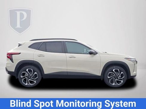 New 2026 Chevrolet Trax RS FWD image 5