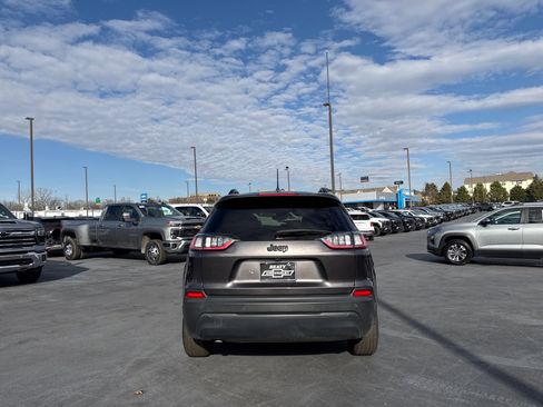 Used 2021 Jeep Cherokee Altitude image 4