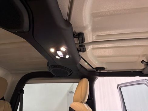 Used 2021 Jeep Wrangler Sport image 23