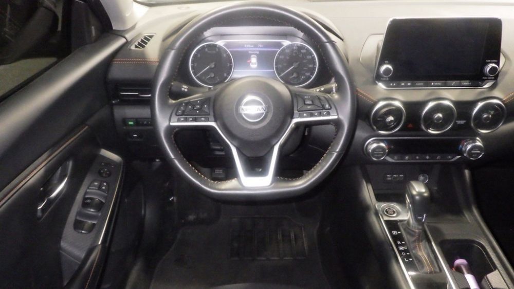 Used 2023 Nissan Sentra SR w/ Midnight Edition Package FWD image 9