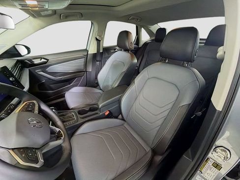 New 2025 Volkswagen Jetta SEL FWD image 11
