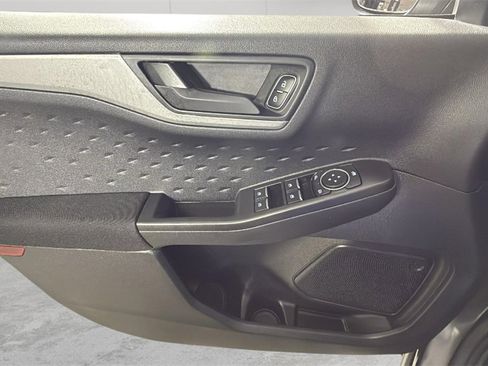 Used 2020 Ford Escape S image 23