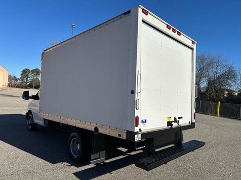 Used 2014 Chevrolet Express 4500 G4500 image 5