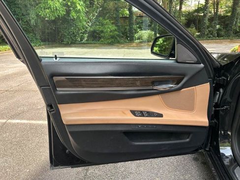 Used 2014 BMW 750Li RWD image 23
