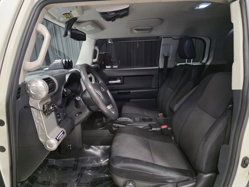 Used 2013 Toyota FJ Cruiser 4WD image 13