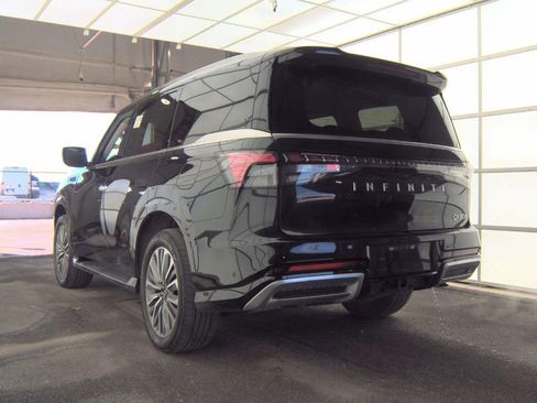 Used 2025 INFINITI QX80 Sensory image 10