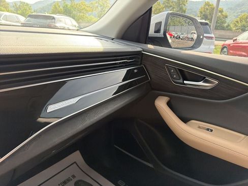 Used 2025 Audi Q8 Premium Plus AWD/4WD image 25