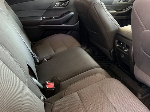 Used 2023 Chevrolet Traverse LT FWD image 20