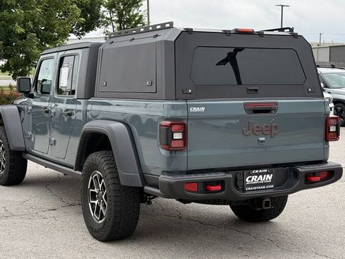 Used 2024 Jeep Gladiator Rubicon w/ Convenience Group AWD/4WD image 5