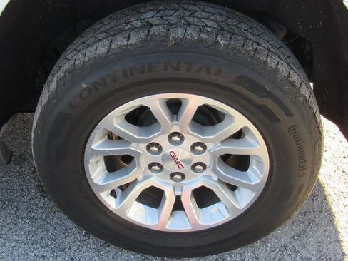 Used 2015 GMC Yukon XL SLT w/ Open Road Package image 9