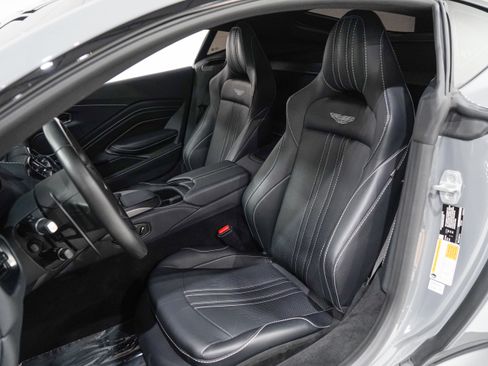 Used 2022 Aston Martin V8 Vantage Coupe RWD image 9