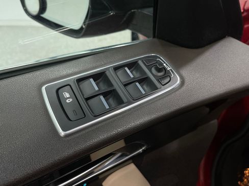 Used 2019 Jaguar F-PACE Prestige image 17