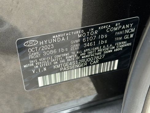 Used 2024 Genesis G80 image 28