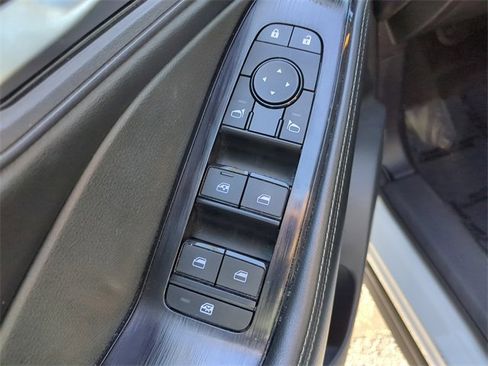 Used 2024 Nissan Rogue SV image 21