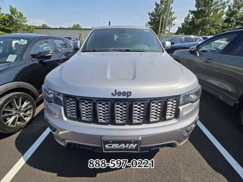 Used 2020 Jeep Grand Cherokee Altitude AWD/4WD image 11
