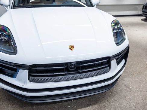 Certified 2026 Porsche Macan AWD/4WD image 13
