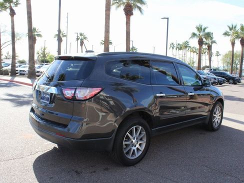 Used 2017 Chevrolet Traverse LS image 5