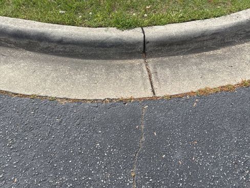 Used 2018 Toyota Camry XLE w/ Driver Assist Package image 12