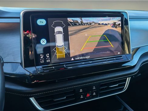 Used 2025 Volkswagen Atlas Cross Sport SE image 15