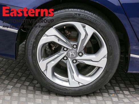 Used 2020 Honda Accord EX image 29