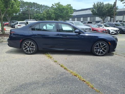 Used 2024 BMW 760i xDrive w/ Premium Package AWD/4WD image 5