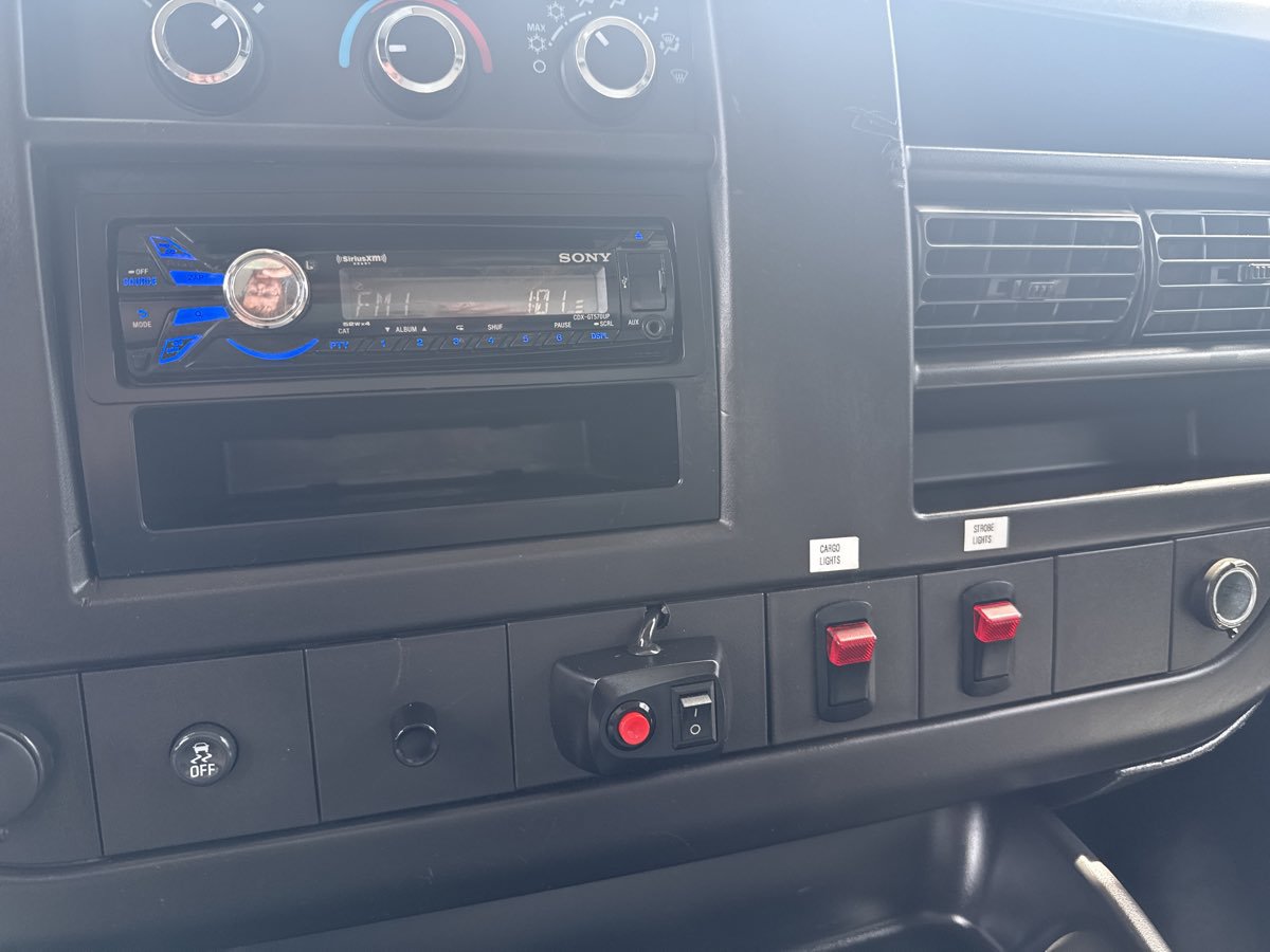 Used 2013 Chevrolet Express 3500 w/ Chrome Appearance Package RWD image 26