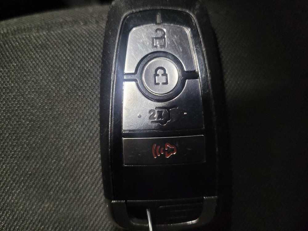 Used 2021 Ford Explorer XLT AWD/4WD image 32