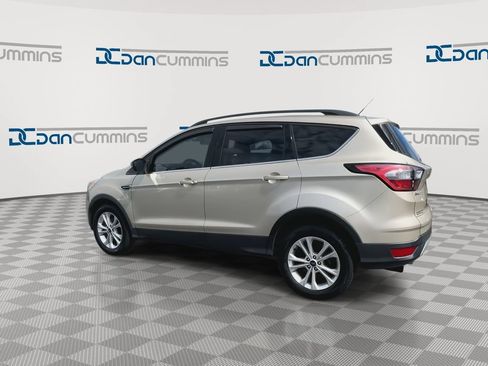 Used 2018 Ford Escape SE FWD image 6