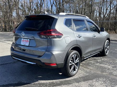 Used 2018 Nissan Rogue SL w/ Premium Package image 3