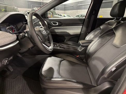 Used 2023 Jeep Compass Latitude w/ Convenience Group AWD/4WD image 18