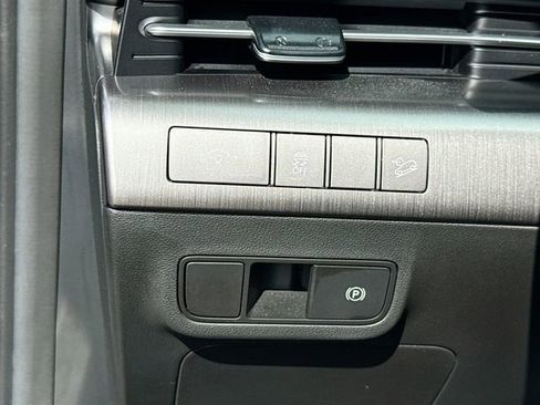 Certified 2025 Hyundai Kona SEL image 10