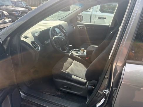 Used 2016 Nissan Pathfinder SV AWD/4WD image 6