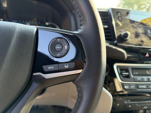 Used 2019 Honda Pilot Touring image 18