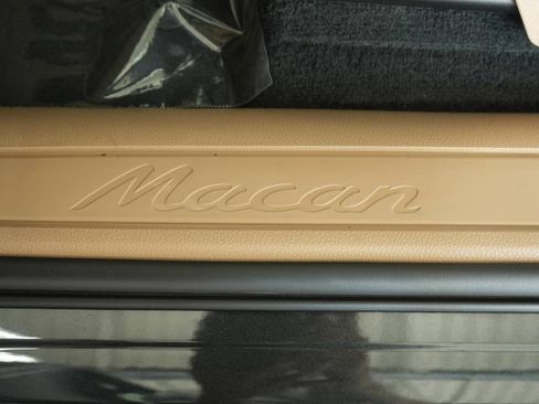 Used 2024 Porsche Macan image 32