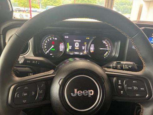 Certified 2024 Jeep Wrangler Unlimited AWD/4WD image 35