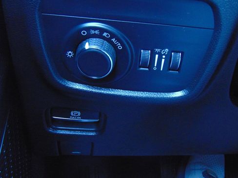 Used 2023 Jeep Grand Cherokee Altitude image 48